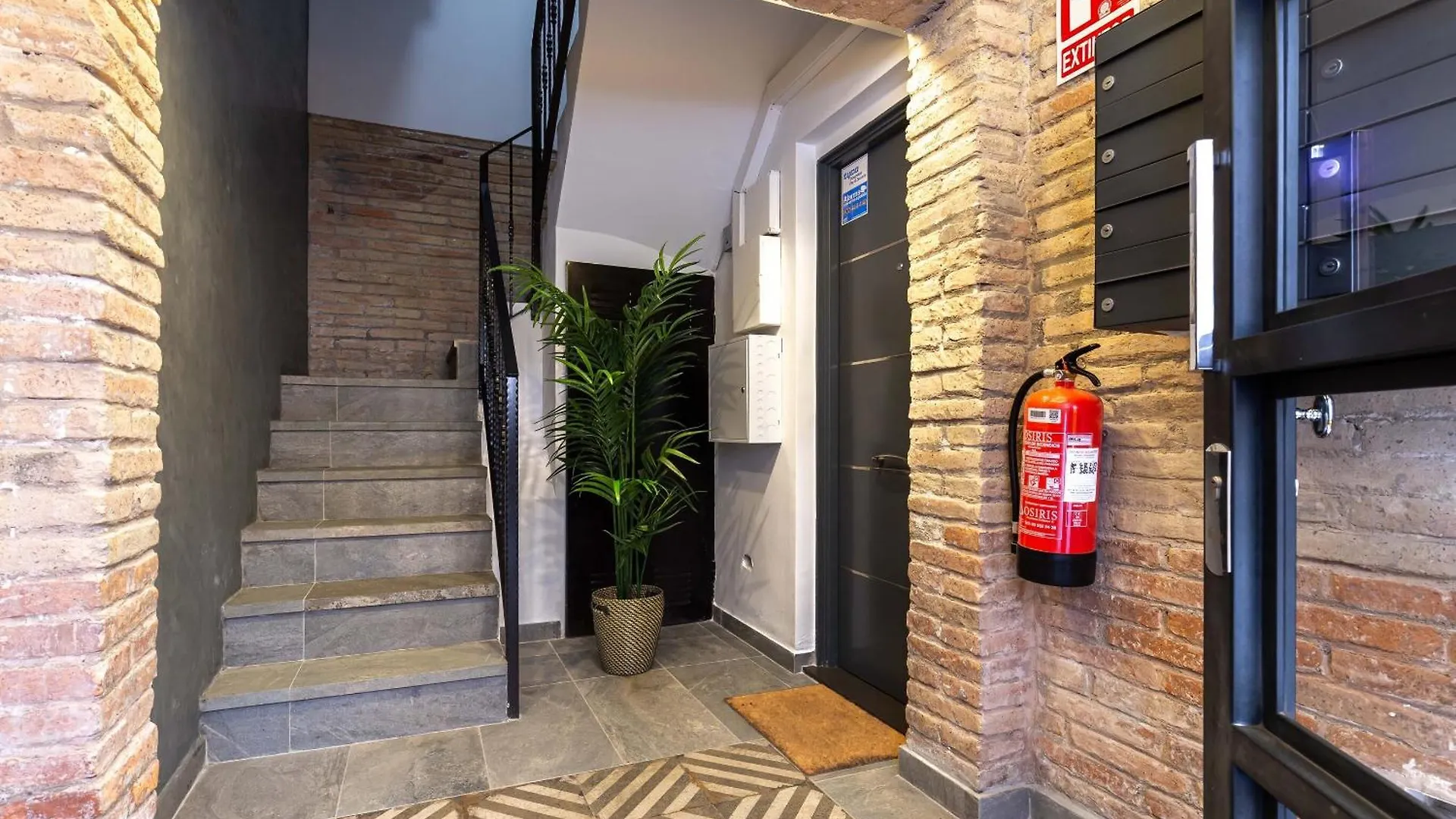 Picasso Suites Cornella Cornella de Llobregat 0*,