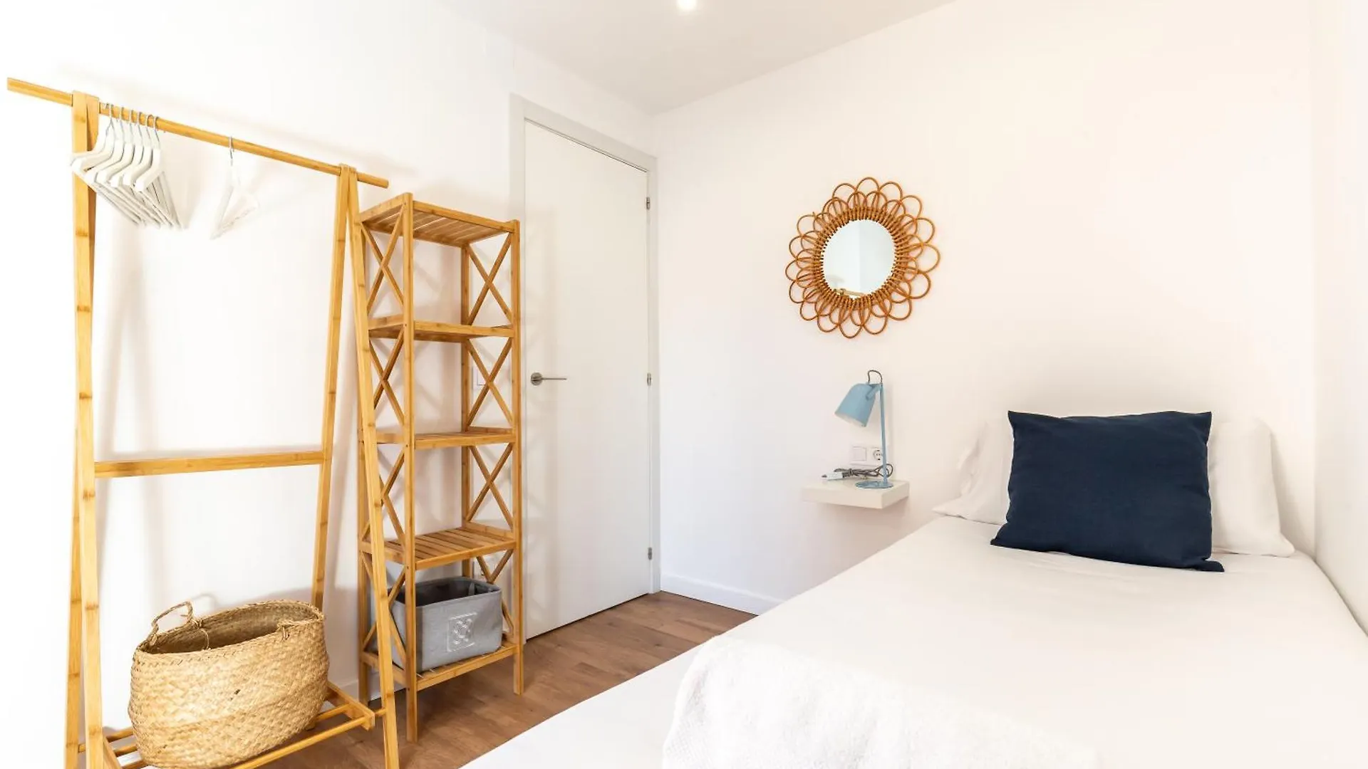 Picasso Suites Cornella Cornella de Llobregat 0*,  Spain