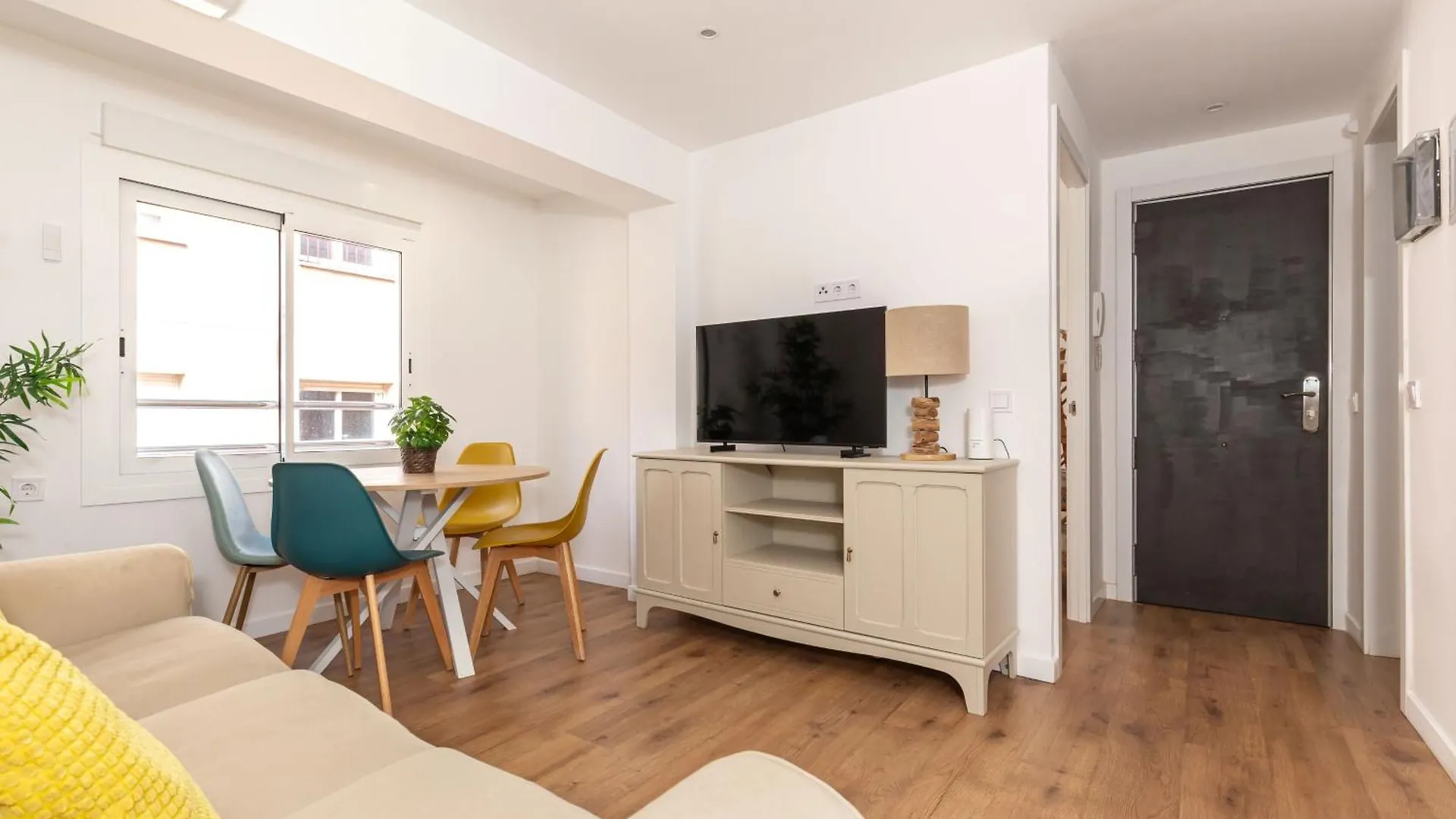 Picasso Suites Cornella Cornella de Llobregat 0*,